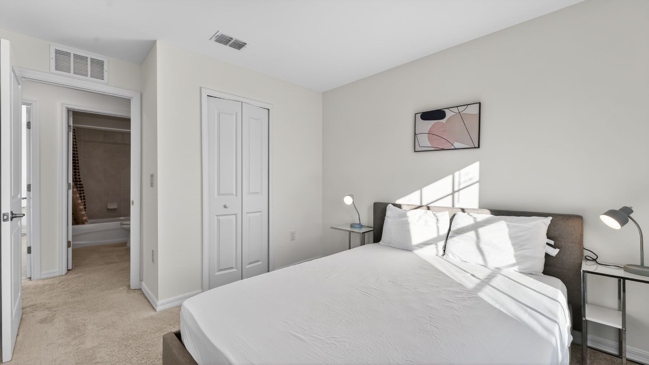 Landings at Westport · Unit 2056
