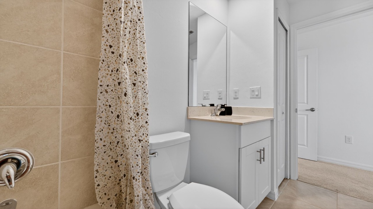 Landings at Westport · Unit 2020