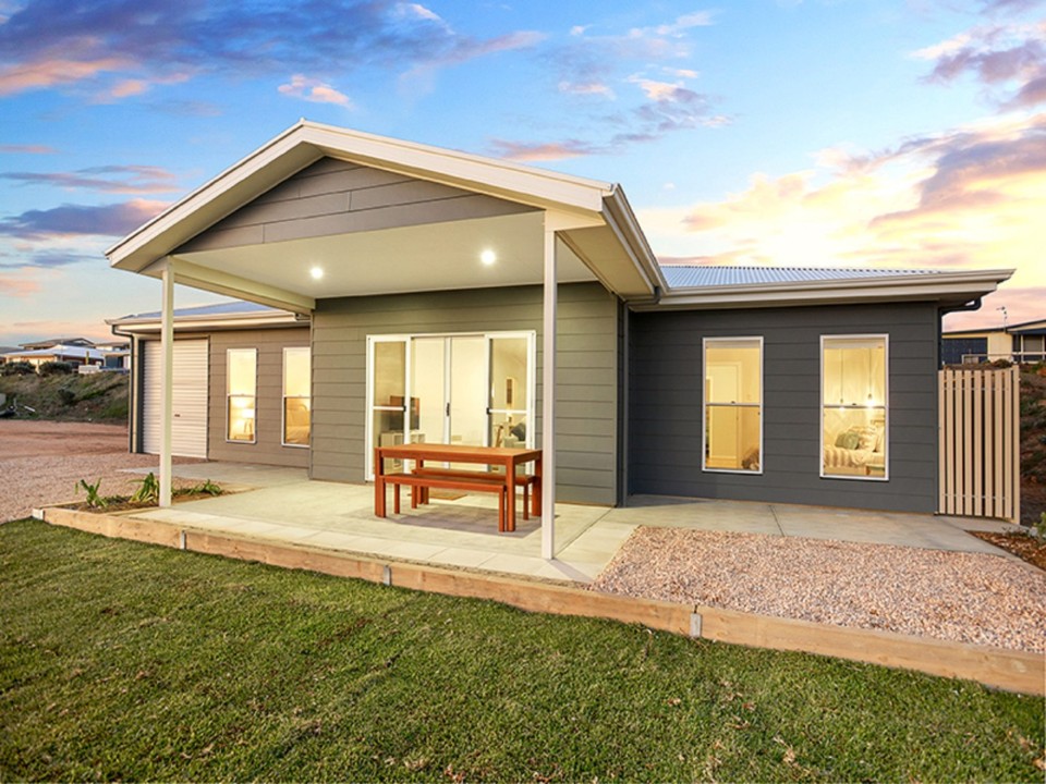 Situated just metres from the shoreline on Wallaroo Esplanade, offering direct access to coastal activities and stunning sea views.