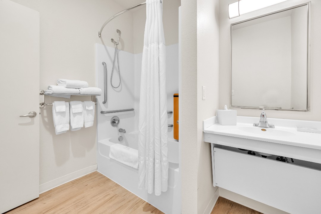 Simplicity At the Rim · Unit 1106  1106 2/2