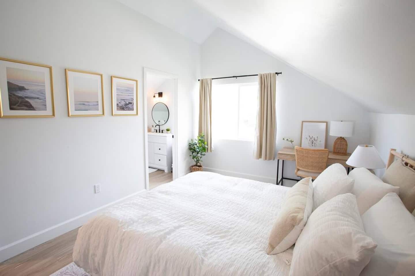Coastal, Elegant, Modern, King Bed - サンディエゴ