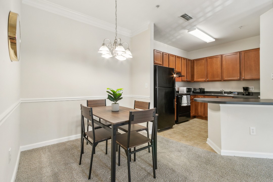 The Verandas, 2325 Calgary Crescent, · Unit 1/1