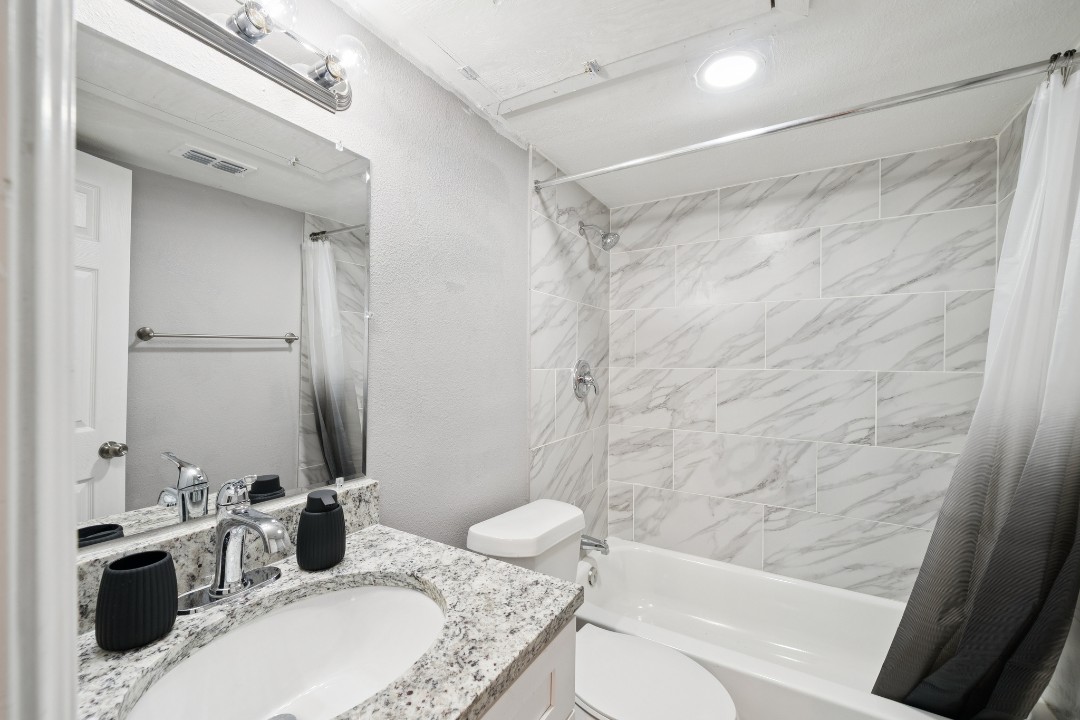 Vista Buena · Unit 3331 1/1