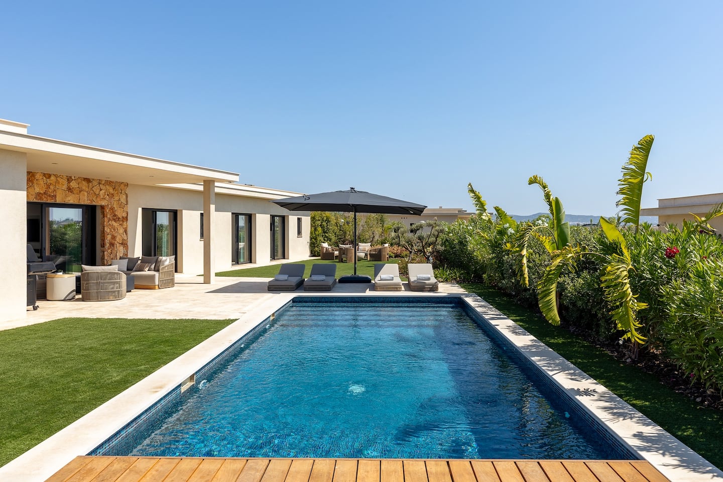 Faro Luxury Home with Heated Pool and Garden — Faro, Faro — vacation rental