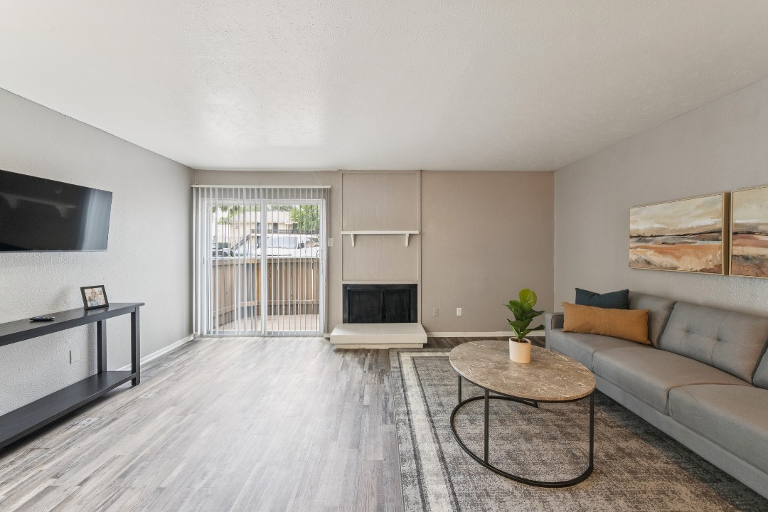 Vista Buena 2-180 · Unit 1/1