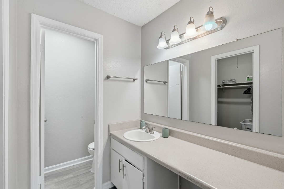 Tucker Square 2/1.5 · Unit 1318G