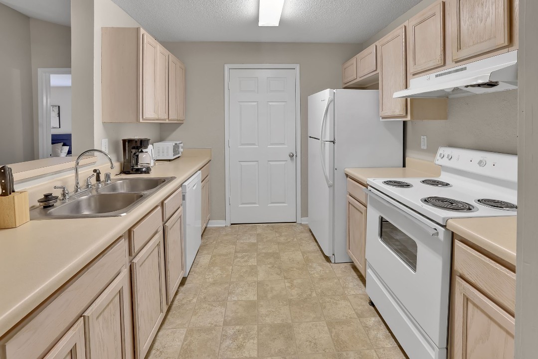 The Avenues of Lakeshore · Unit 2608 2/1