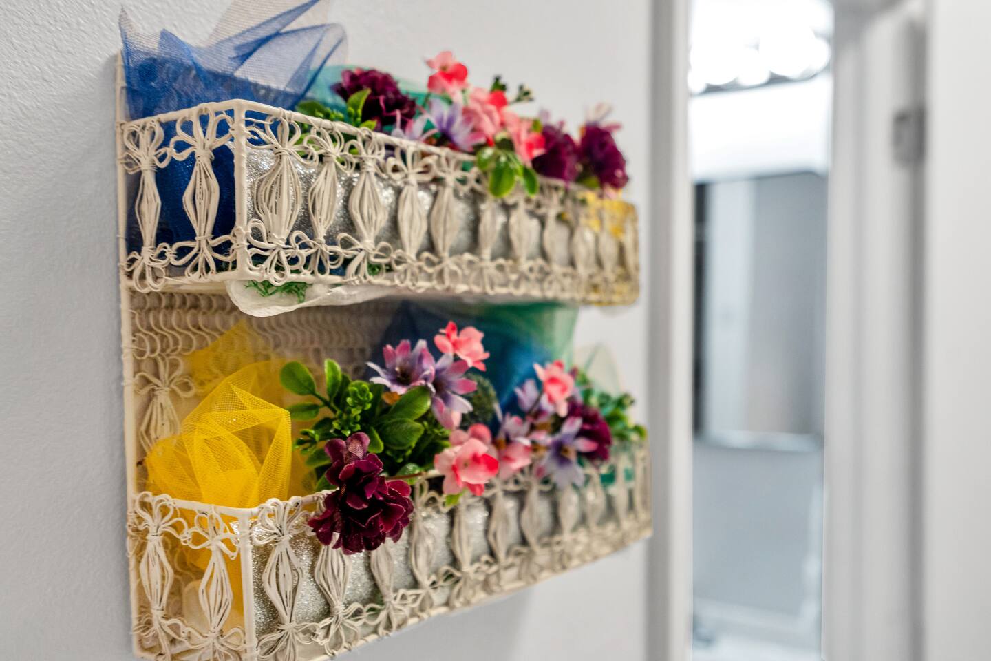 Charming floral accents with New Orleans touch