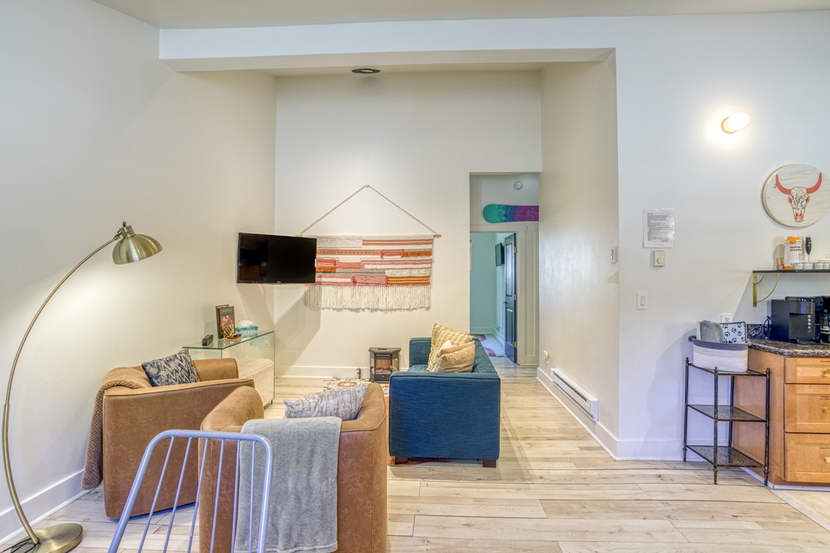 Living Room - Hallway view
