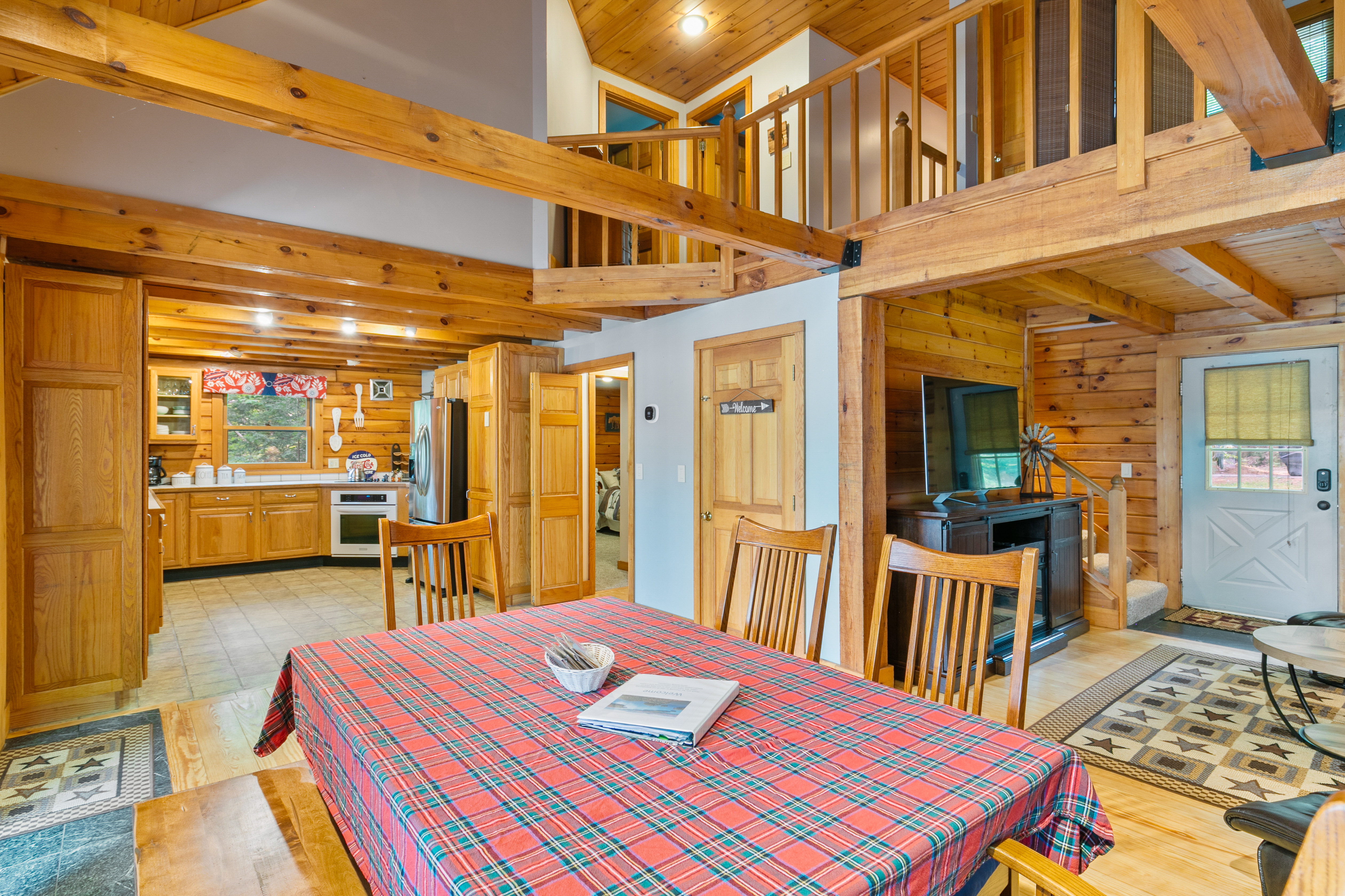 Hermit Lake Retreat - Photo 13 of 40