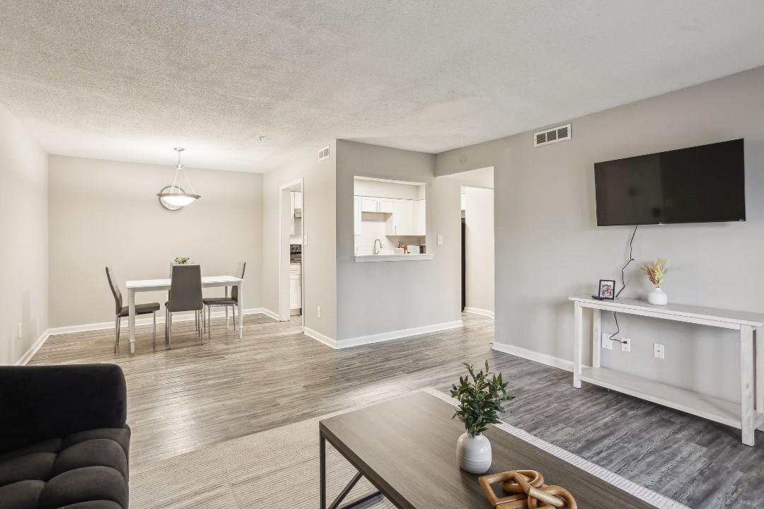 Crest at East Cobb 1812E · Unit 2/2