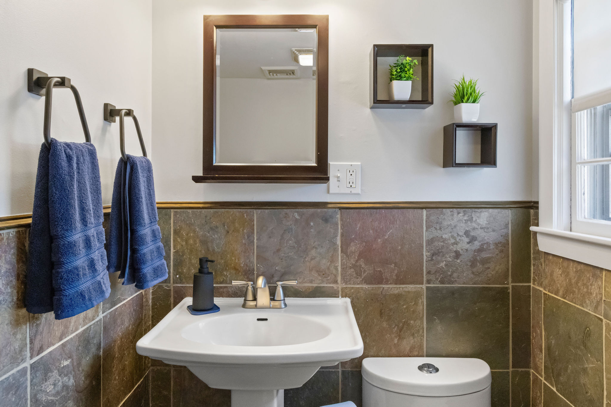 Cape Cod Beach Cottage - Unit B - Photo 23 of 29