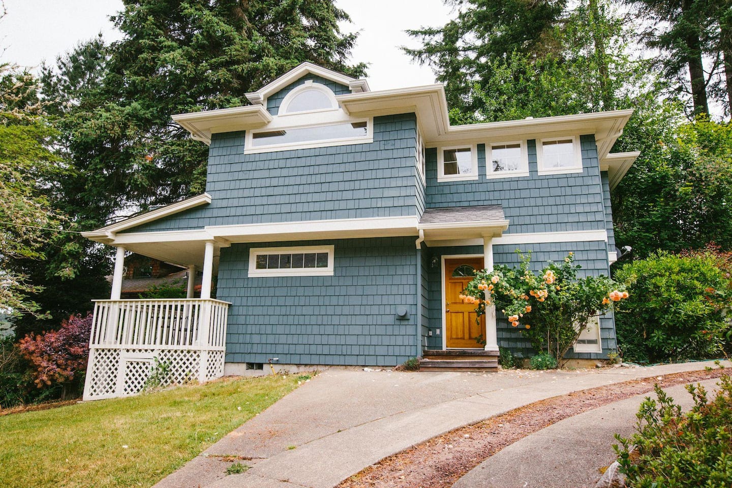 Spring and summer are 😍 at this romantic home! — Lakebay, WA — vacation rental