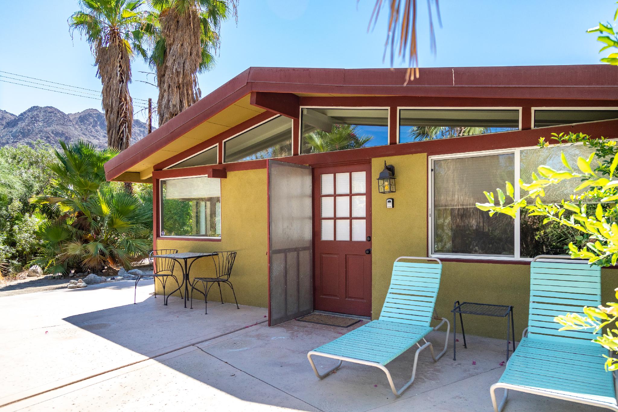 Mid-Century Modern Oasis in the Cove photo 2