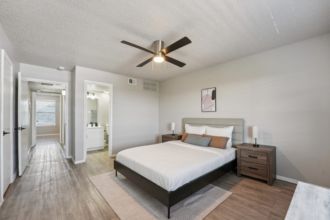 The Landry · Unit 306 2/2