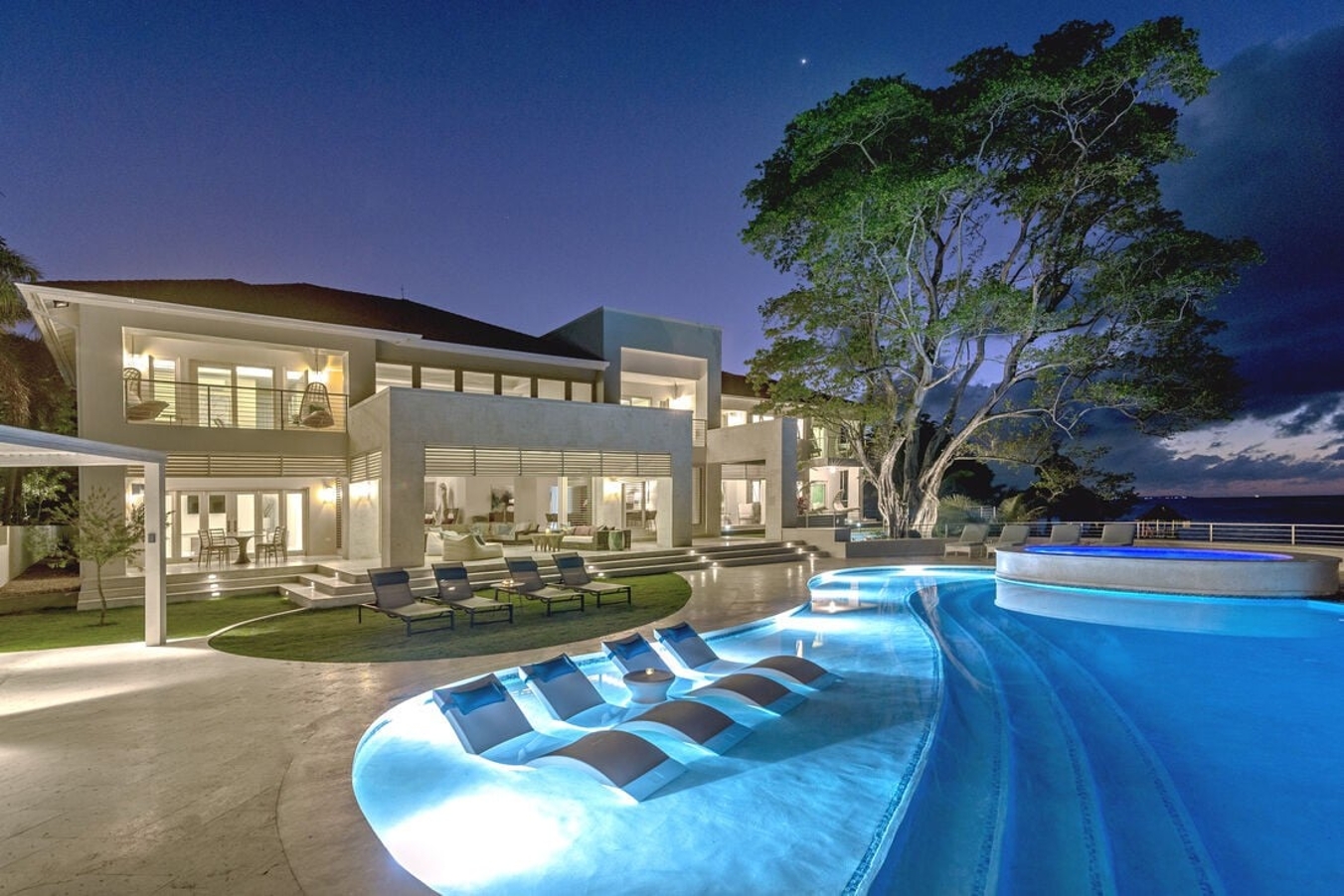 Buttonwood 9-Waterfront Luxury! Fully Staffed-Tennis- Modern Luxury!  — Ocho Rios, Saint Ann's Bay — vacation rental