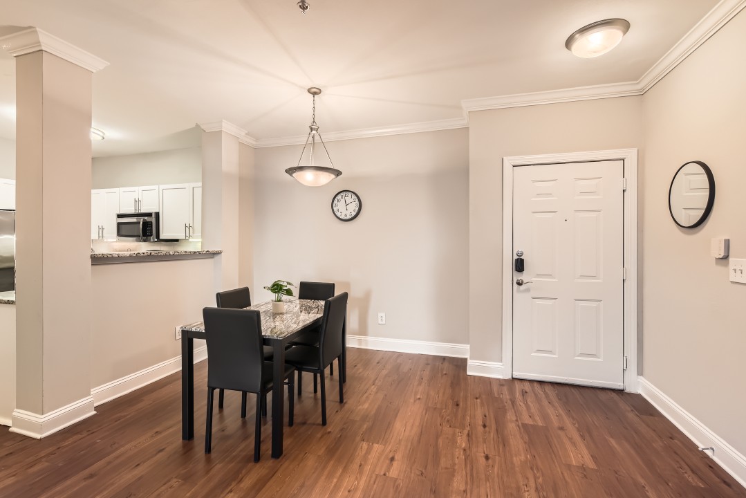 Crest at Midtown · Unit 1525 2/2