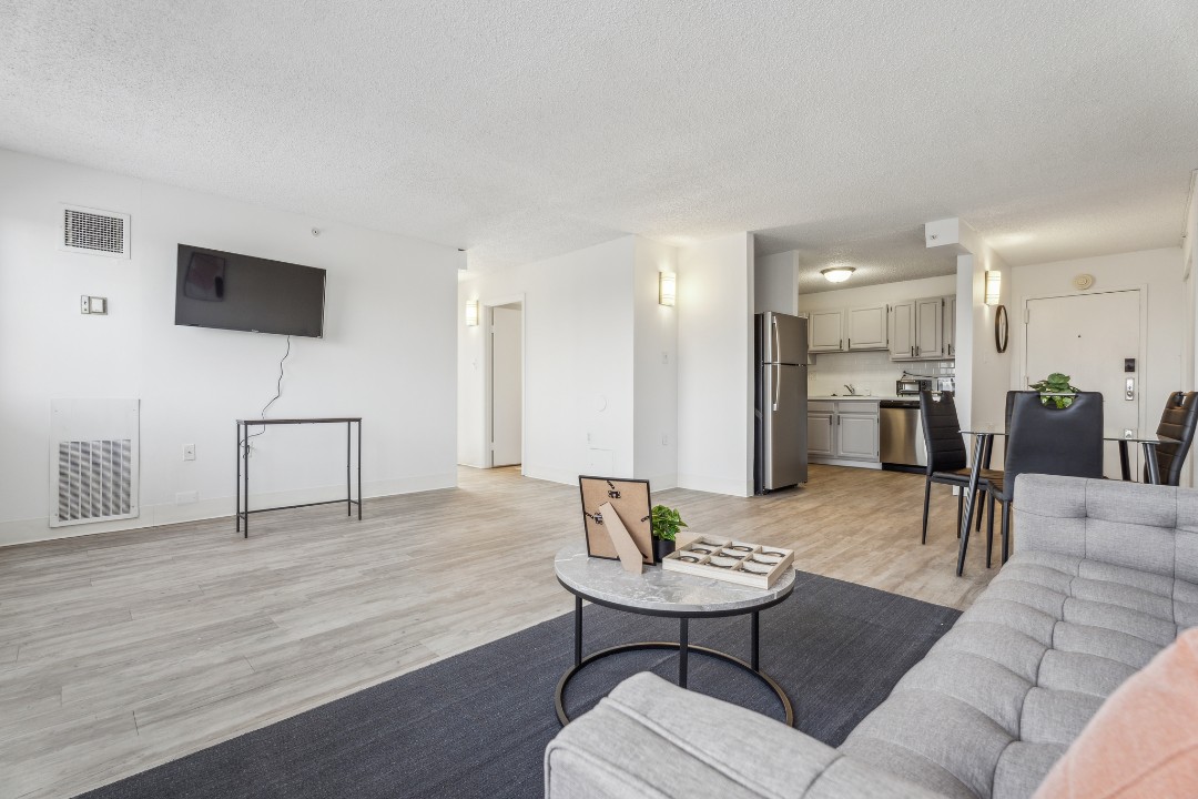 Legacy at Imperial Village · Unit 807 2/2