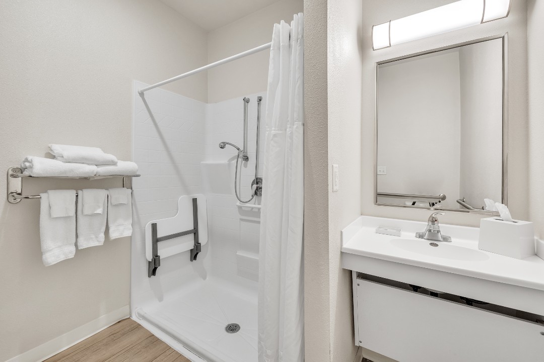 Simplicity At the Rim · Unit 1102  1102 3/2