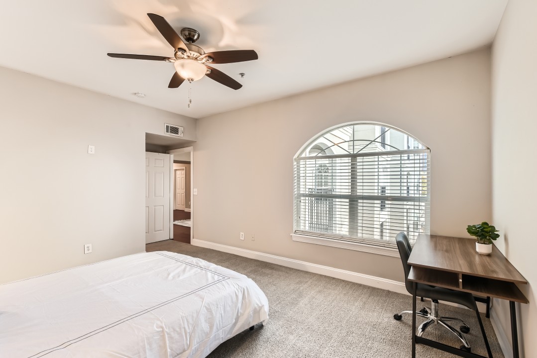 Crest at Midtown · Unit 1525 2/2