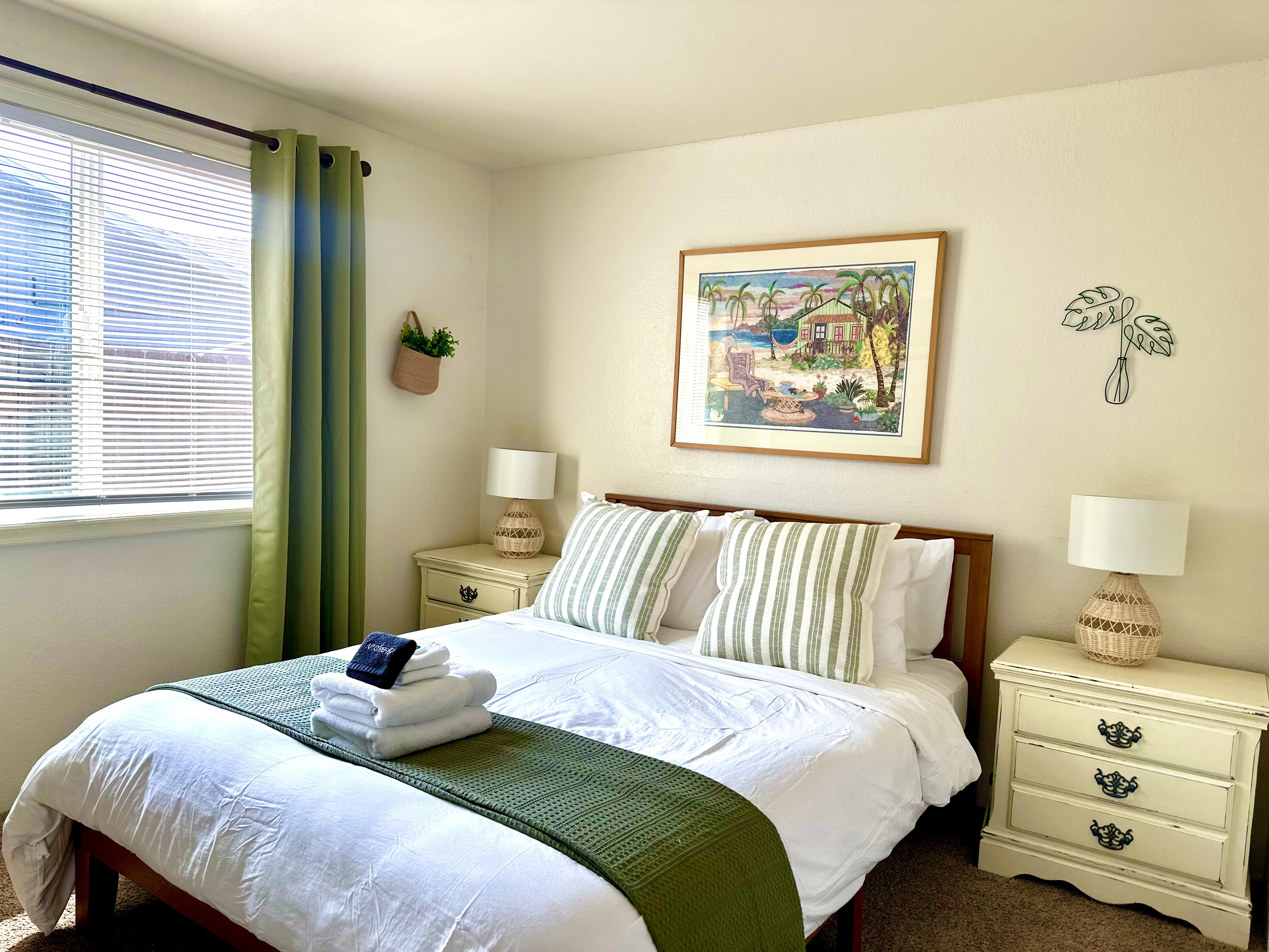 Spacious Kitchen And Fire Pit - Inviting Family Retreat - Medford, OR