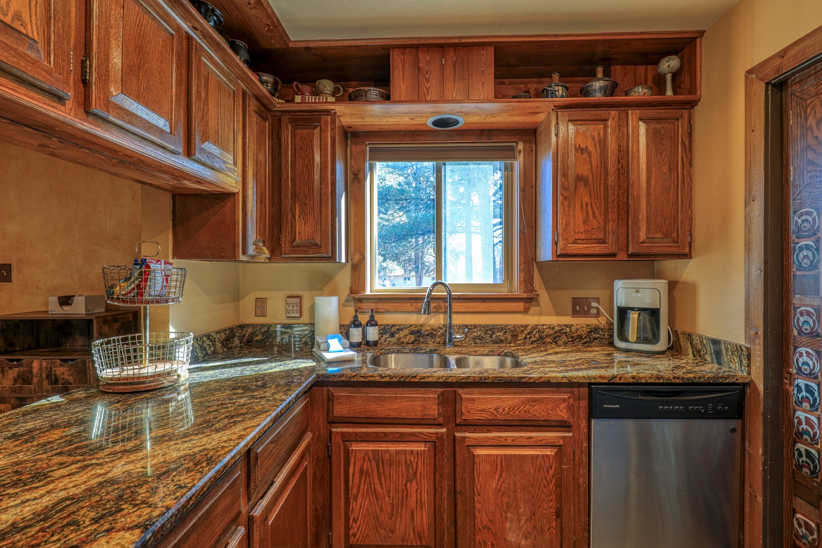Hot Tub & Pet Friendly Forest Hideaway