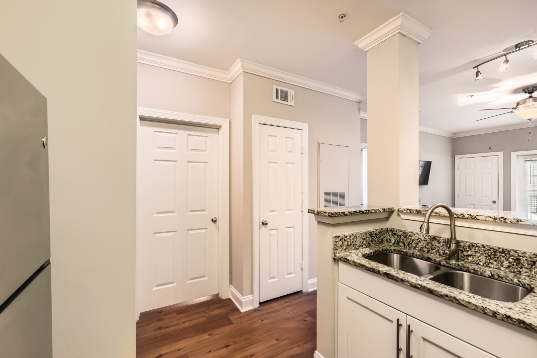 Crest at Midtown · Unit 1323 1/1