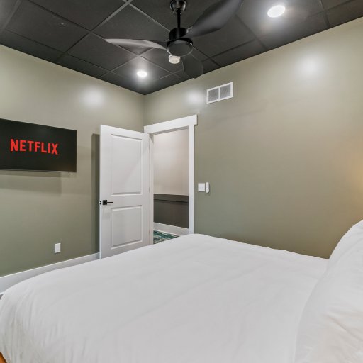 Comfortable King Room with Smart TV & Ample Space