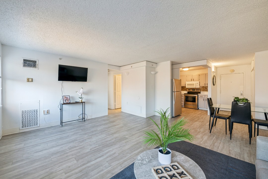 Legacy at Imperial Village · Unit 517 2/2