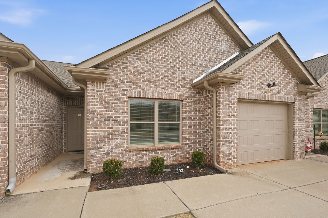 St Andrews Villas · Unit 303 2/2