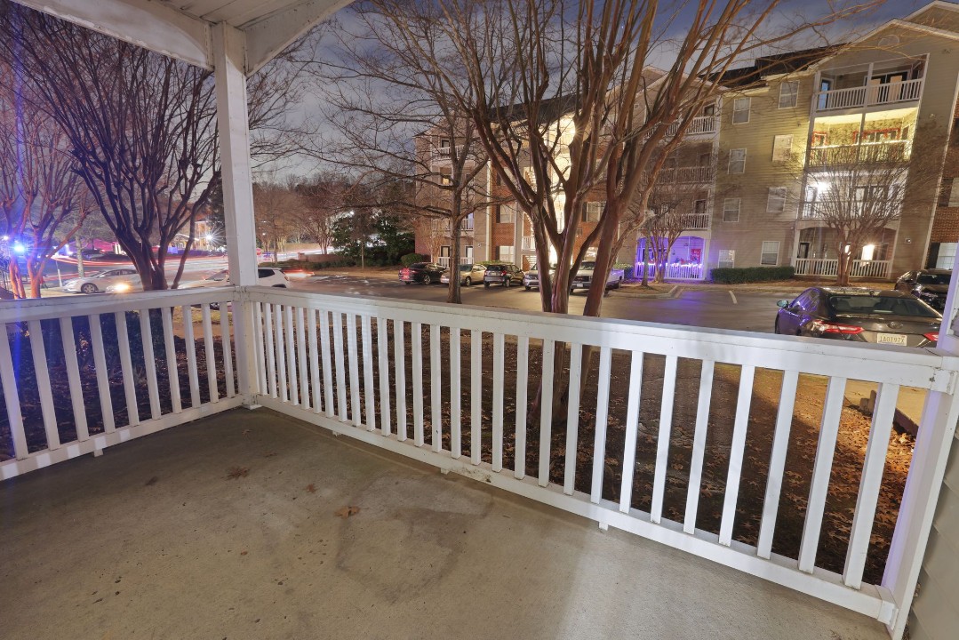 The Avenues of Lakeshore · Unit 811 2/2