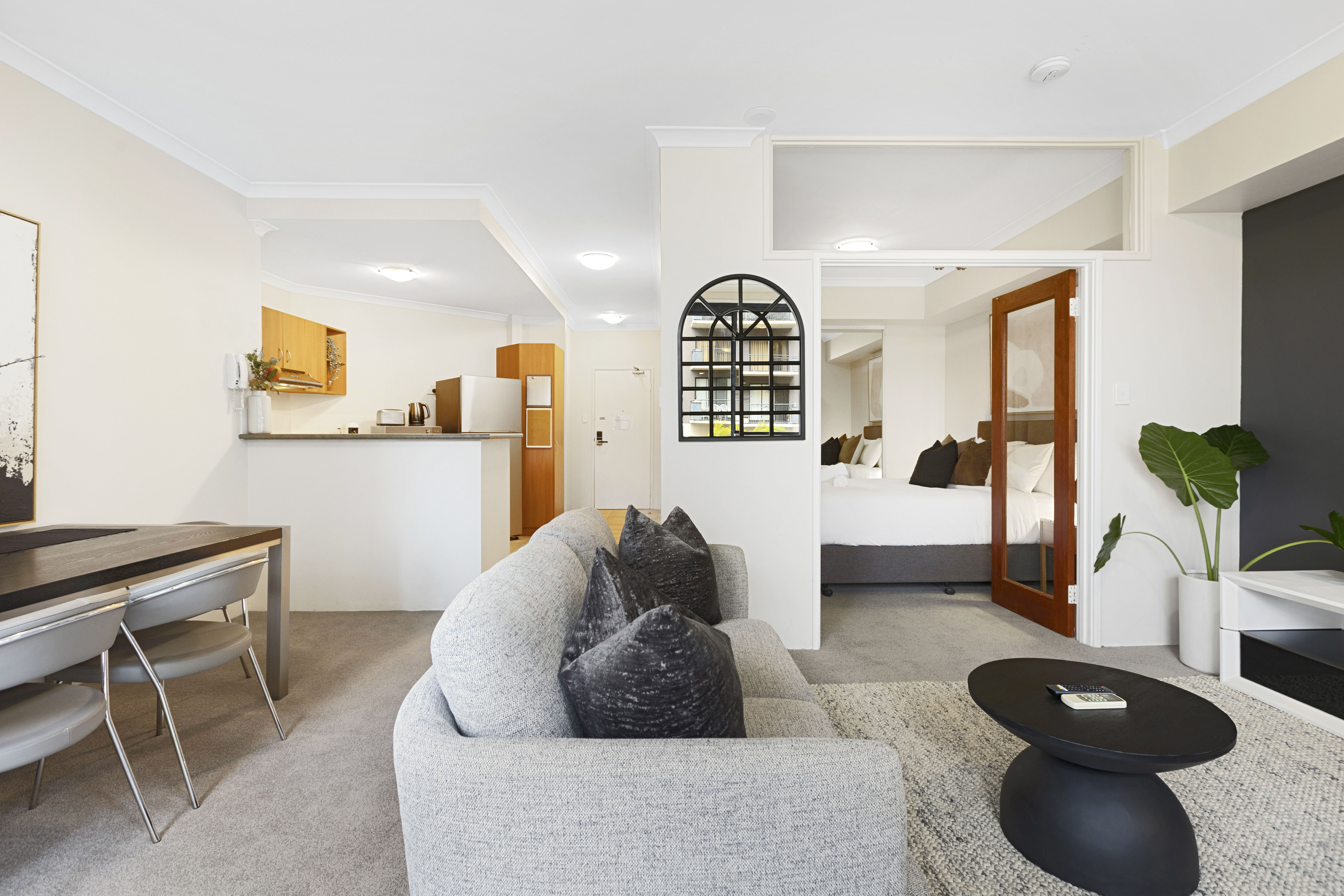 Executive Elegance: Stylish 1BR Suite on Hay St — East Perth, Western Australia — vacation rental