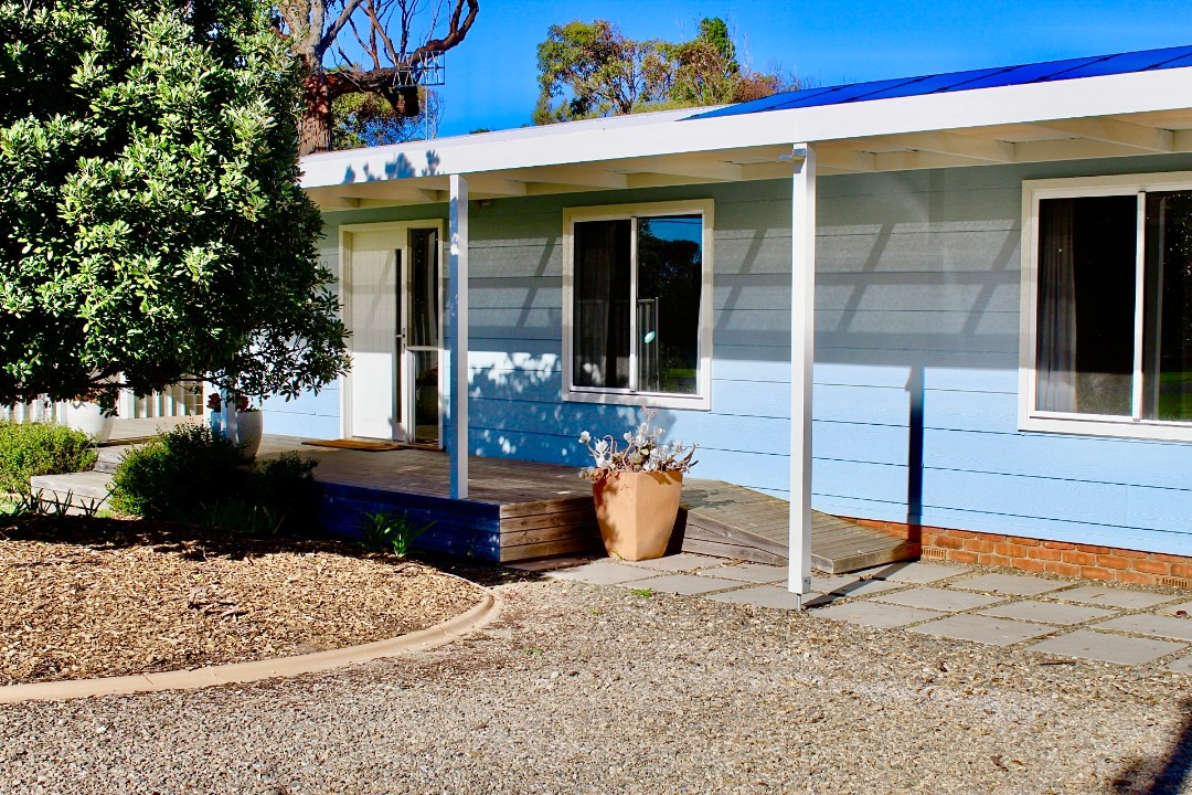 Newly renovated, relaxed coastal retreat just minutes from the Murray River, town centre, and Goolwa Yacht Club.