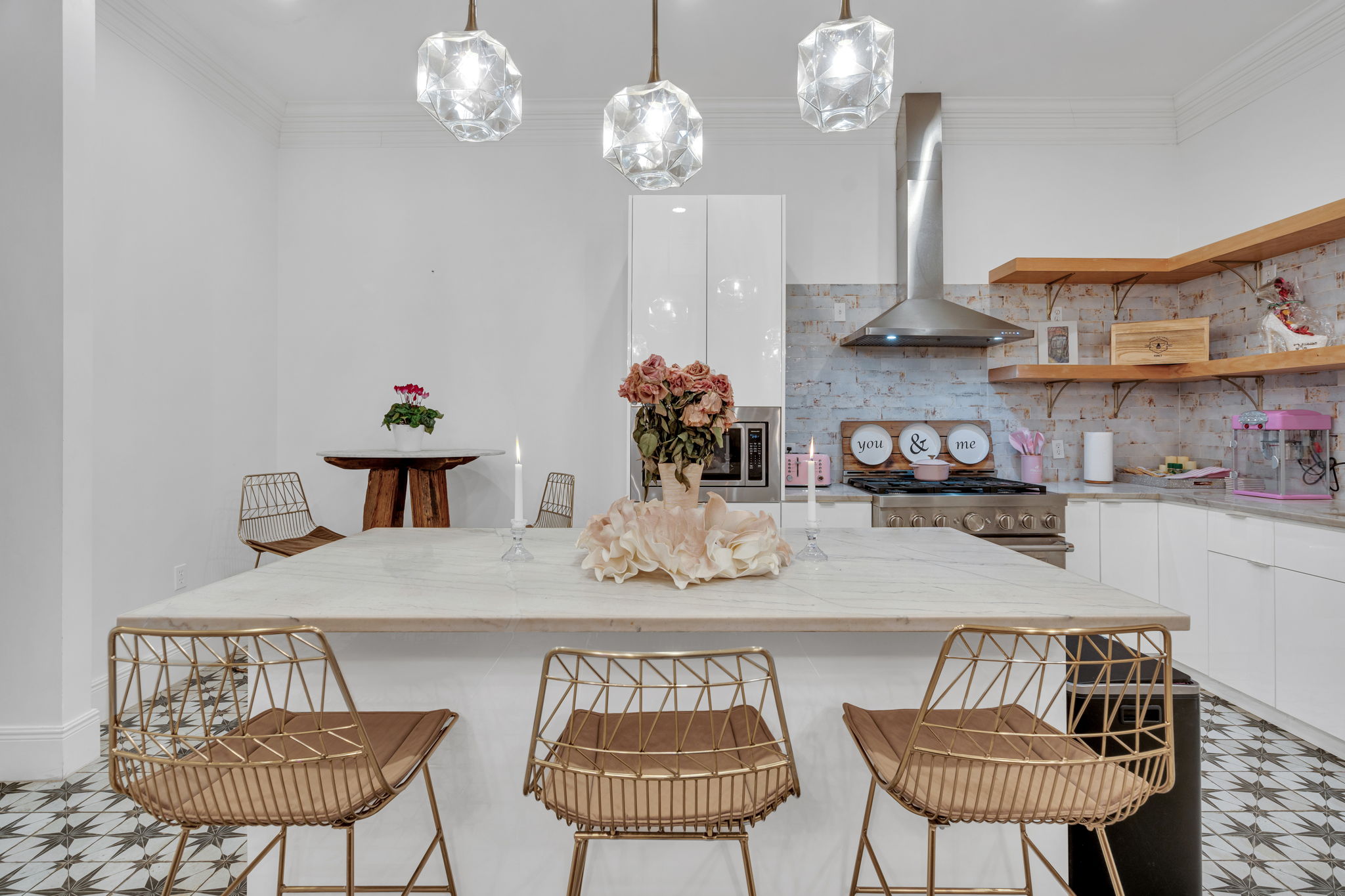 Spacious kitchen island for gathering