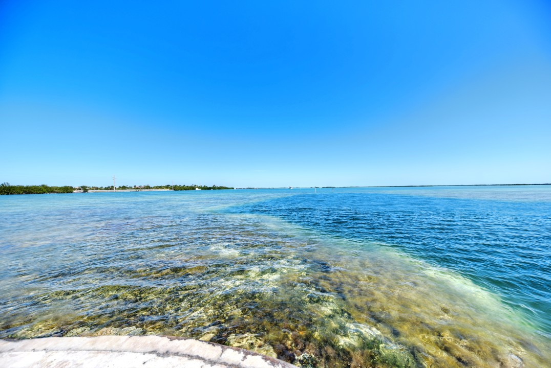 Windy Point Oceanfront in Geiger Key — Channel