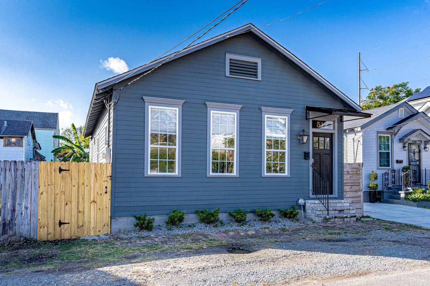 Beautiful Crescent City Cottage in Uptown Exterior