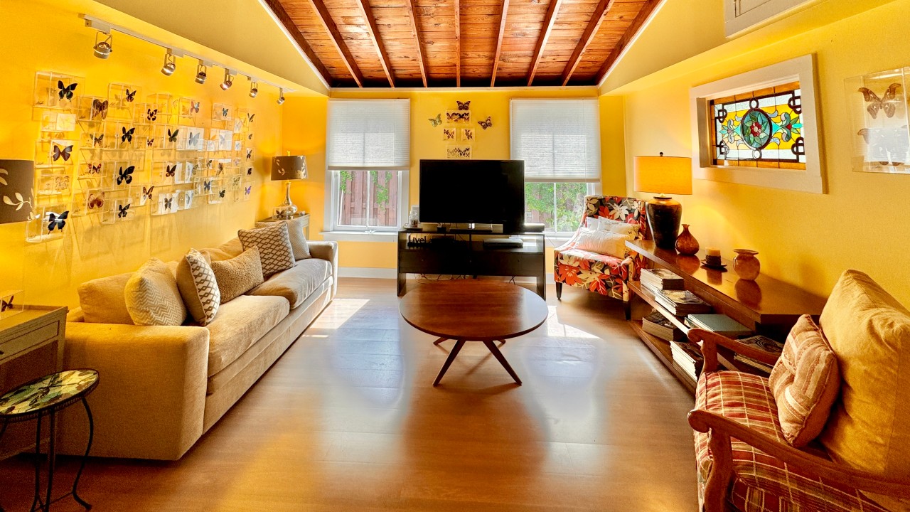 Carsten Lane Cottage — Living Room