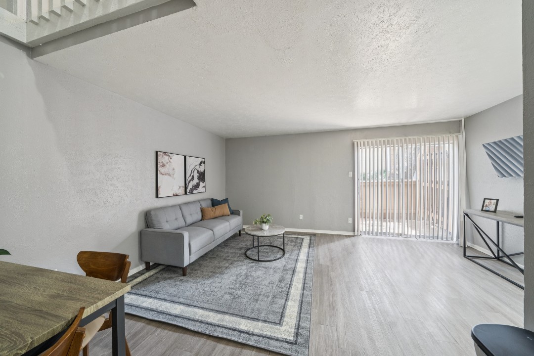 Vista Buena 2-176 · Unit 1/1