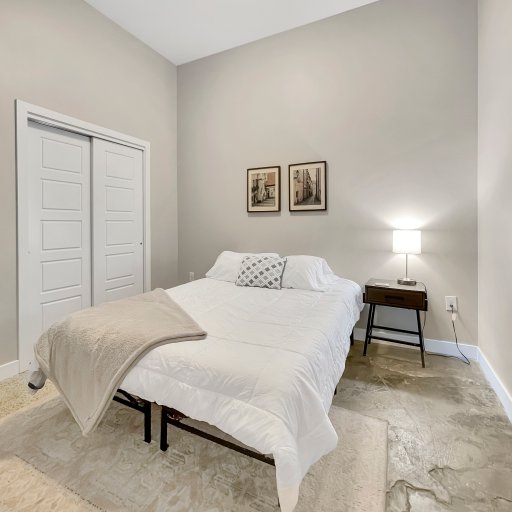 Plush queen bed - plenty of closet space