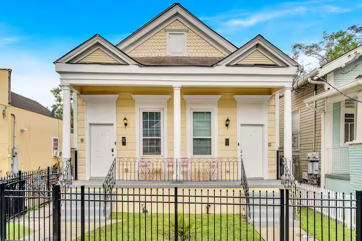 Updated Mid-City Shotgun | Walkable to Streetcar