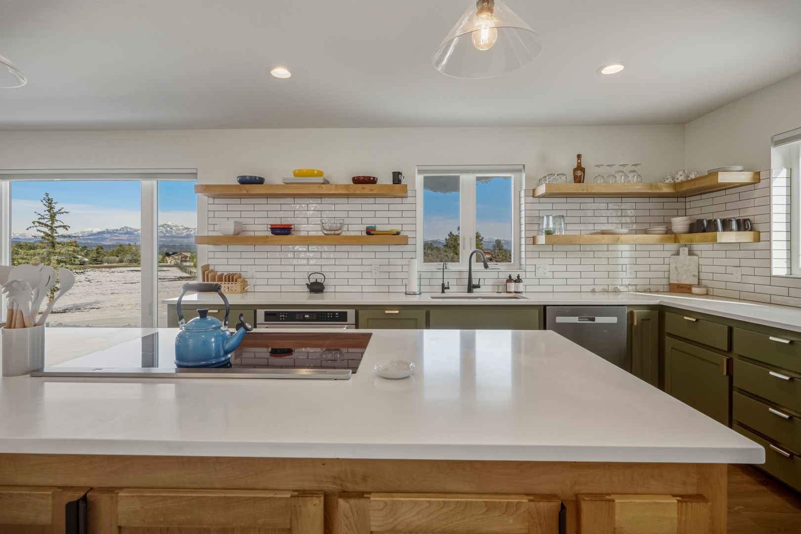 Fully Stocked Kitchen