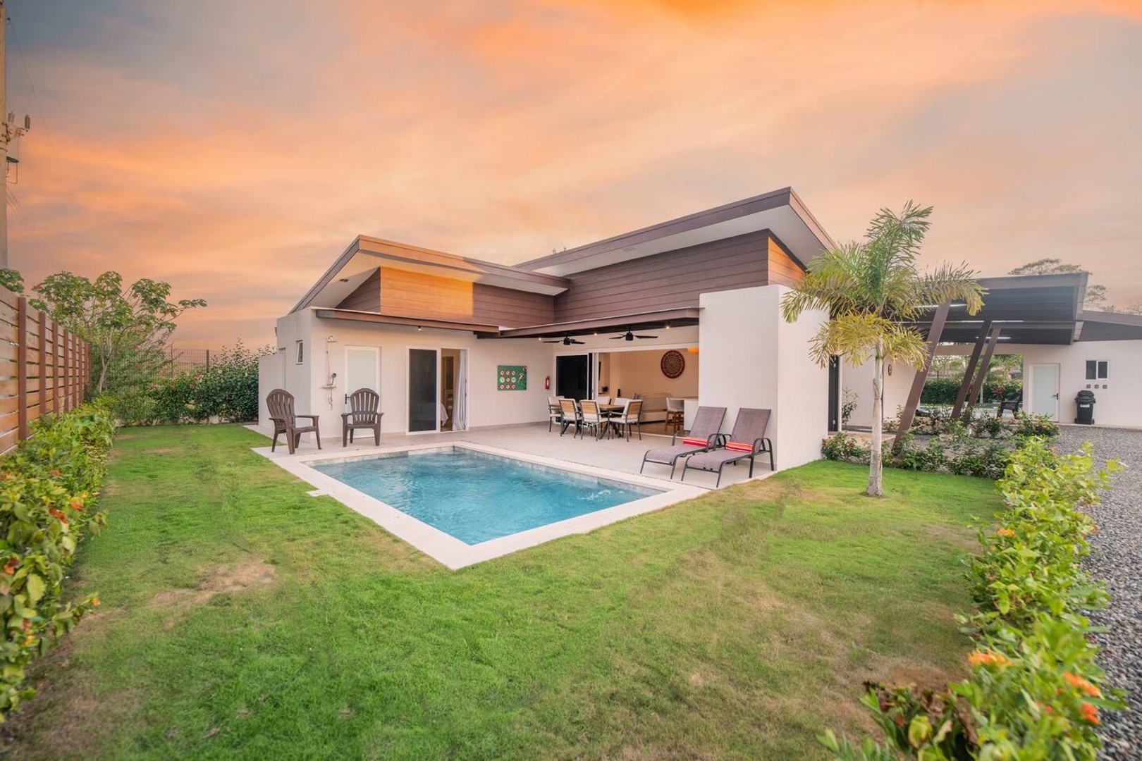 Triskele | Earth by Vacation Pura Vida