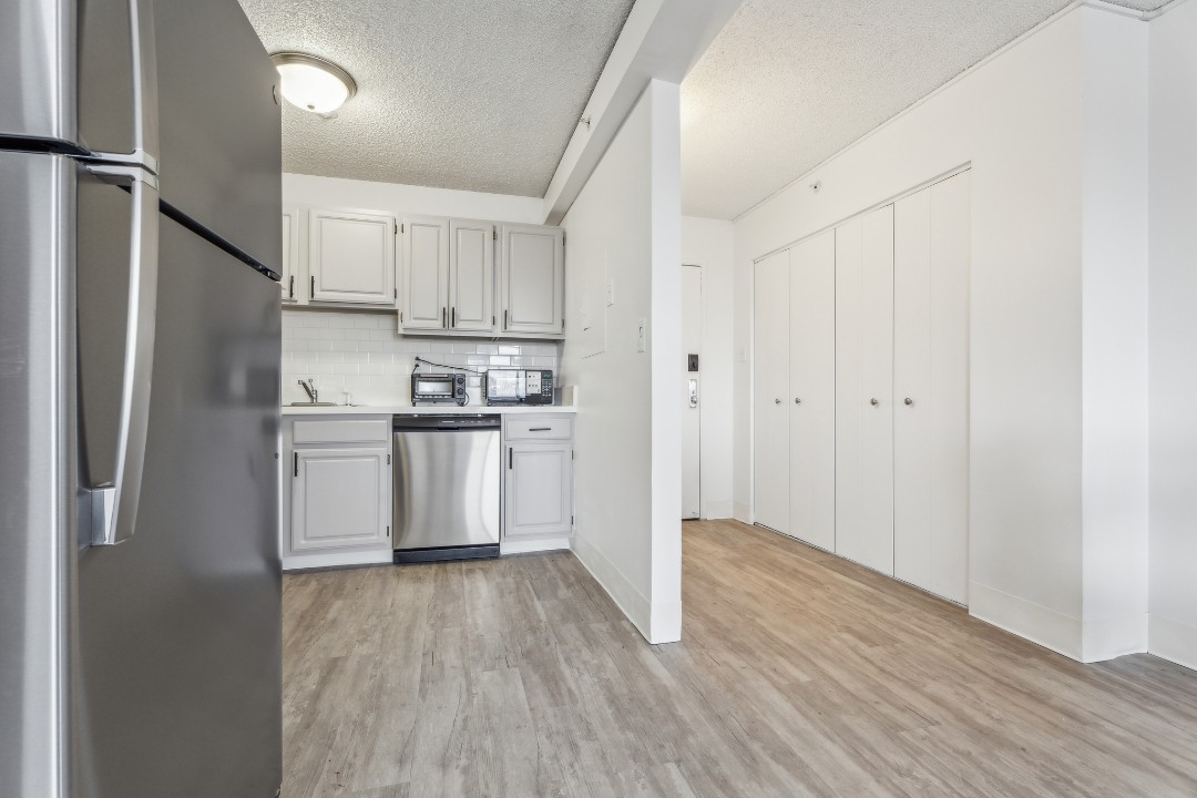 Legacy at Imperial Village · Unit 807 2/2