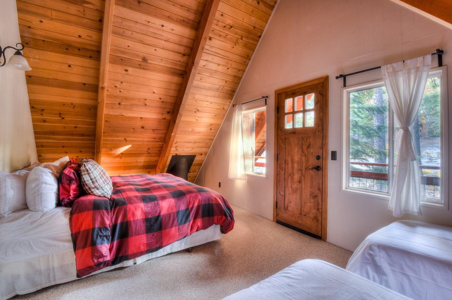 Enchanting Chamberlands Cabin