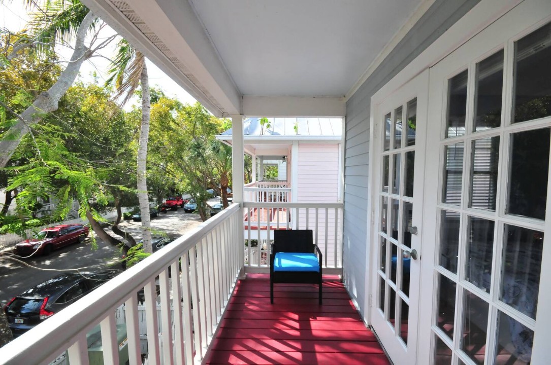 Joan's Caribbean Hideaway — Balcony