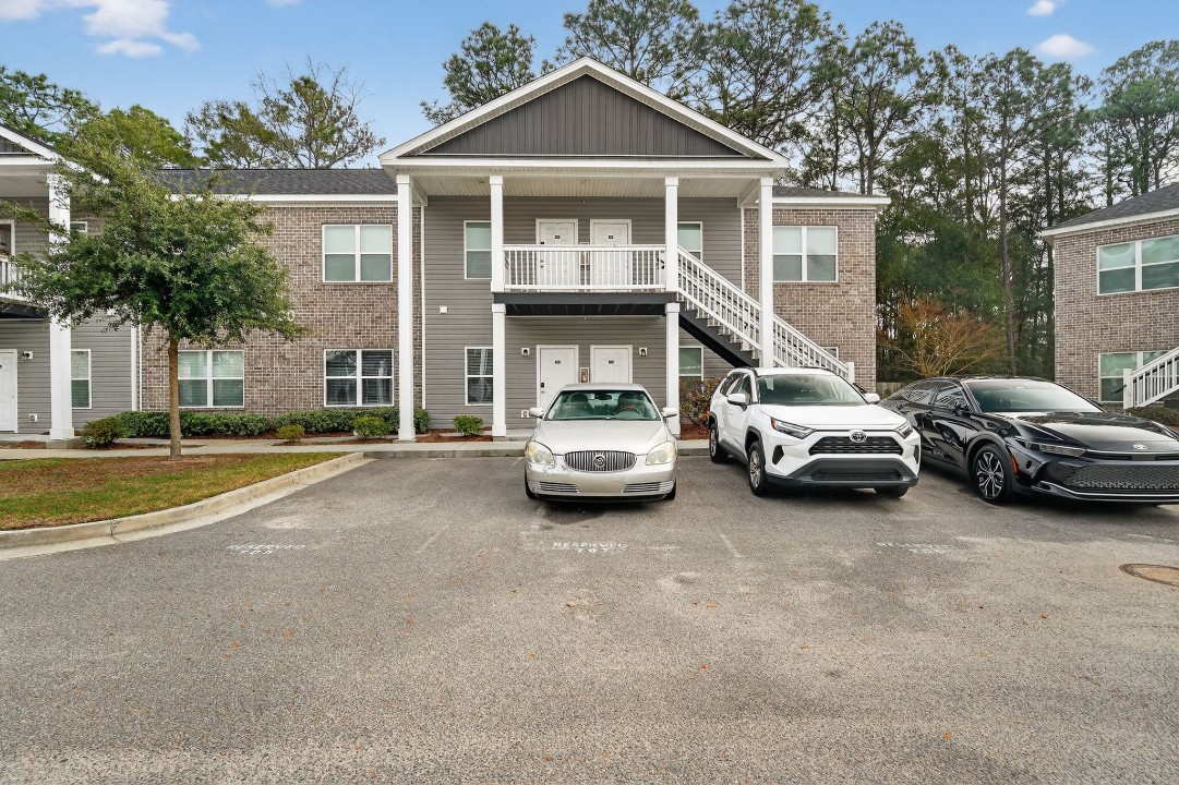 Hickory Grove · Unit 705 2/2