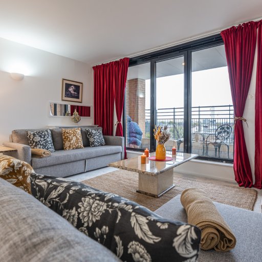Duplex 2BR 2BA Flat Near Gloucester Rd Station
