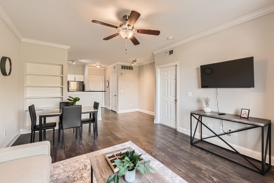 Crest at Midtown · Unit 1413 1/1