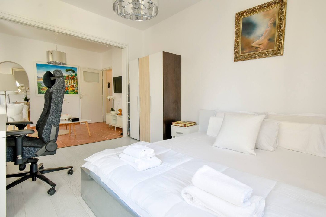 Property thumbnail 12