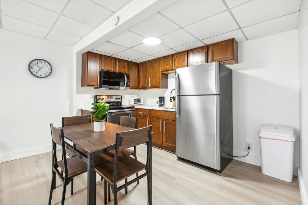 on East, 120 - · Unit 111  1/1